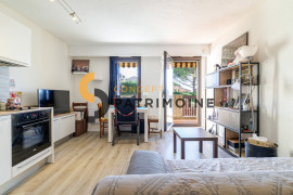 
                                                                                        Vente
                                                                                         .