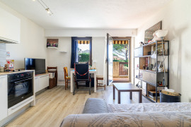 
                                                                                        Vente
                                                                                         .