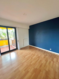 
                                                                                        Vente
                                                                                         .