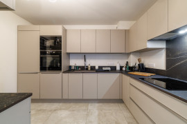 
                                                                                        Vente
                                                                                         .