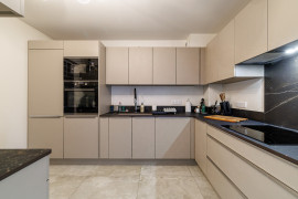 
                                                                                        Vente
                                                                                         .