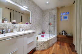 
                                                                                        Vente
                                                                                         .