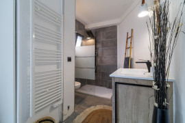 
                                                                                        Vente
                                                                                         .