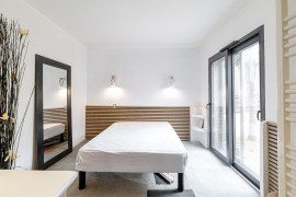 
                                                                                        Vente
                                                                                         .