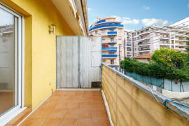 
                                                                                        Location
                                                                                         .