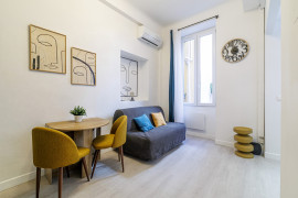 
                                                                                        Vente
                                                                                         .