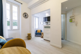 
                                                                                        Vente
                                                                                         .