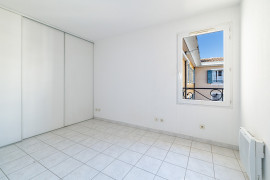 
                                                                                        Vente
                                                                                         .