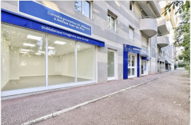 
                                                                                        Vente
                                                                                         .