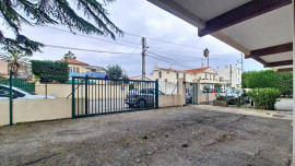 
                                                                                        Vente
                                                                                         .