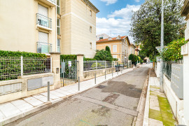 
                                                                                        Vente
                                                                                         .