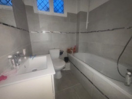 
                                                                                        Vente
                                                                                         .