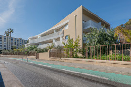 
                                                                                        Vente
                                                                                         .