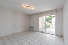 
                                                                                        Vente
                                                                                         .