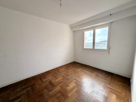 
                                                                                        Vente
                                                                                         .