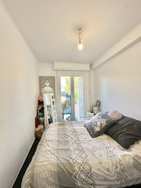 
                                                                                        Vente
                                                                                         .