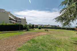 
                                                                                        Vente
                                                                                         .