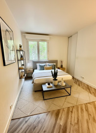 
                                                                                        Vente
                                                                                         .