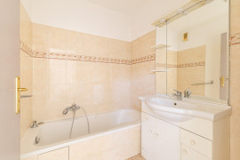 
                                                                                        Vente
                                                                                         .