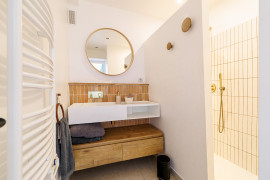 
                                                                                        Vente
                                                                                         .