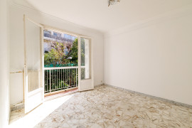 
                                                                                        Vente
                                                                                         .