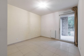 
                                                                                        Vente
                                                                                         .