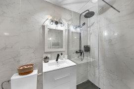 
                                                                                        Vente
                                                                                         .