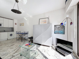 
                                                                                        Vente
                                                                                         .