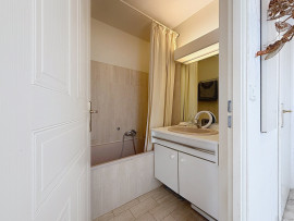 
                                                                                        Vente
                                                                                         .