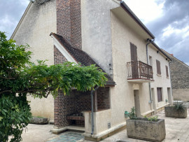 
                                                                                        Vente
                                                                                         1 ancienne maison et 1 petit appartement