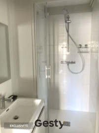 
                                                                                        Colocation
                                                                                         1 chambre coloc quartier Jeanne D'arc