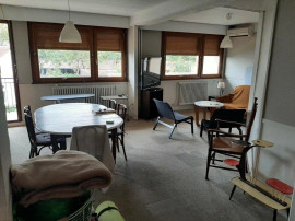 
                                                                                        Colocation
                                                                                         1 chambre de libre dans colocation spacieuse