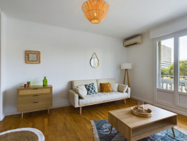 
                                                                                        Colocation
                                                                                         1 chambre disponible en colocation