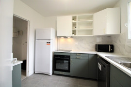 
                                                                                        Colocation
                                                                                         1 chambre disponible en colocation