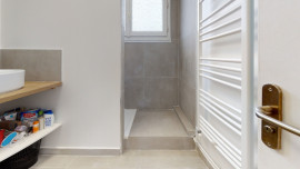 
                                                                                        Colocation
                                                                                         1 chambre disponible en colocation