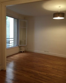 
                                                                                        Location
                                                                                         1 Chambre Surface  30m² Etage