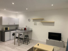 
                                                                                        Location
                                                                                         1 pièce• 27m²