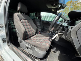 
                                                                                        Voiture
                                                                                         2.0 TSI GTI Hatchback 3dr Petrol Manual Euro 6 (s/s) (230 ps)