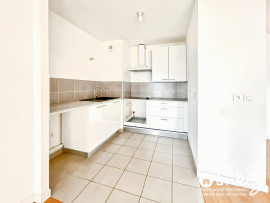 
                                                                                        Vente
                                                                                         2 belles pièces,  ,   loggia , place  parking inc