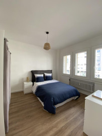 
                                                                                        Colocation
                                                                                         2 chambres dispo dans coloc rénovée 52m²