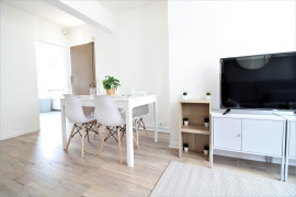 
                                                                                        Colocation
                                                                                         1 chambre disponible en colocation