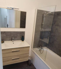 
                                                                                        Colocation
                                                                                         2 chambres dispos dans coloc 87m²