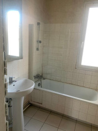 
                                                                                        Location
                                                                                         2 pièces 38 m2 secteur Daumesnil
