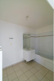 
                                                                                        Vente
                                                                                         2 pièces