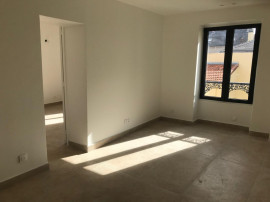 
                                                                                        Vente
                                                                                         2 pièces