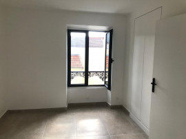 
                                                                                        Vente
                                                                                         2 pièces