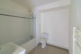 
                                                                                        Vente
                                                                                         2 pièces