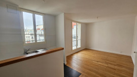 
                                                                                        Vente
                                                                                         2 pièces