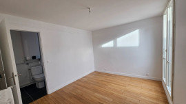 
                                                                                        Vente
                                                                                         2 pièces