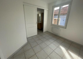 
                                                                                        Location
                                                                                         2 pièces à louer Martigues